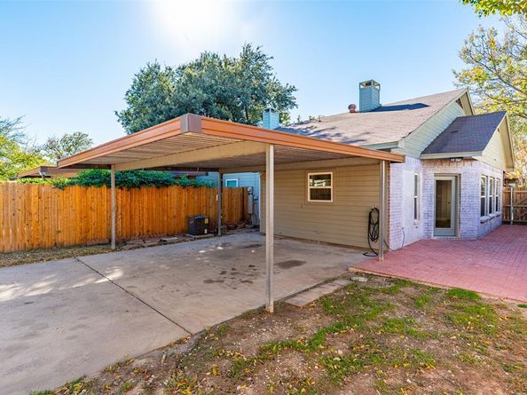 2906  Roxboro Road , Euless Texas 76039