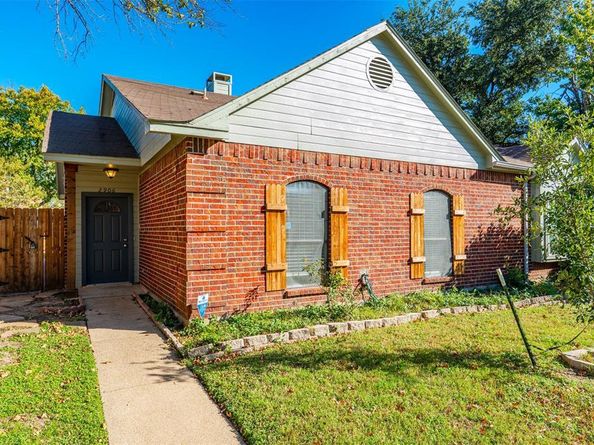 2906  Roxboro Road , Euless Texas 76039