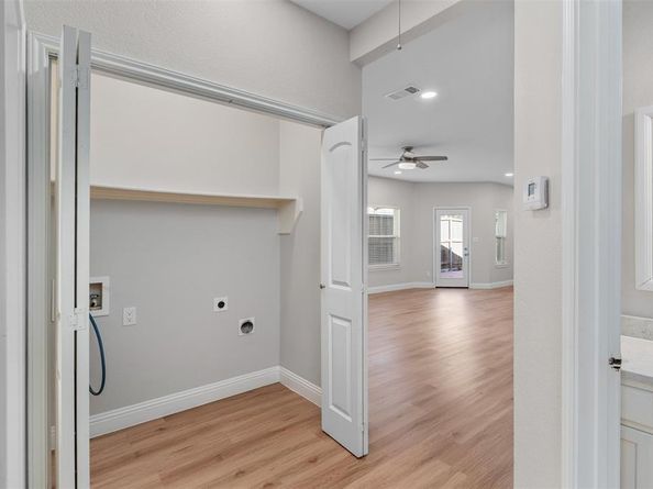 2906  Roxboro Road , Euless Texas 76039