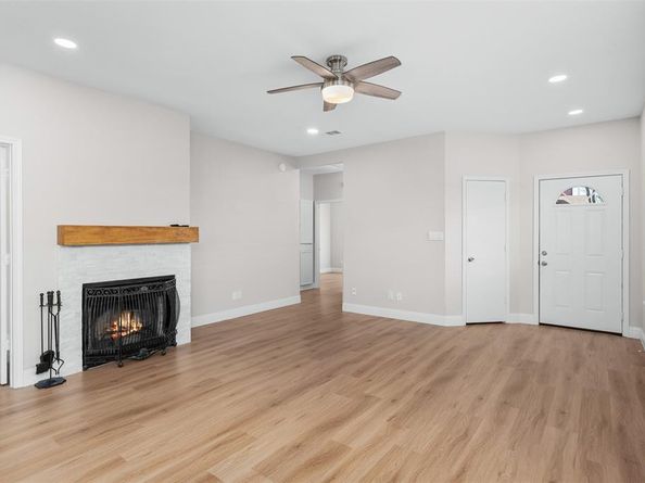 2906  Roxboro Road , Euless Texas 76039