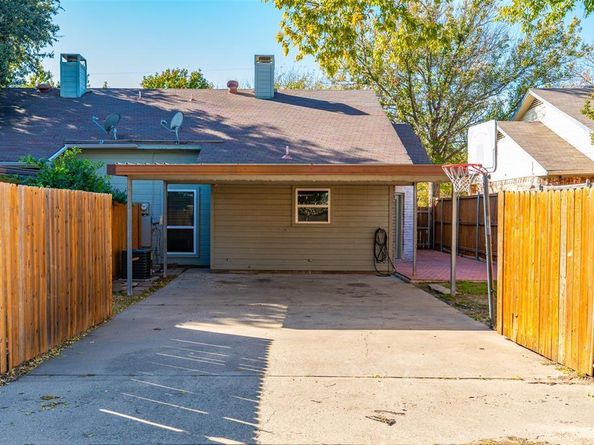 2906  Roxboro Road , Euless Texas 76039