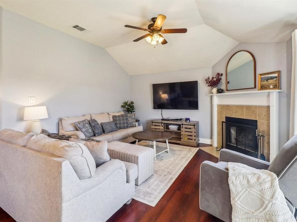 1113  Day Dream Drive , Fort Worth Texas 76052