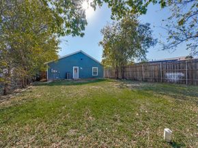 913 E Davis Avenue , Fort Worth Texas 76104