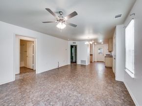 913 E Davis Avenue , Fort Worth Texas 76104