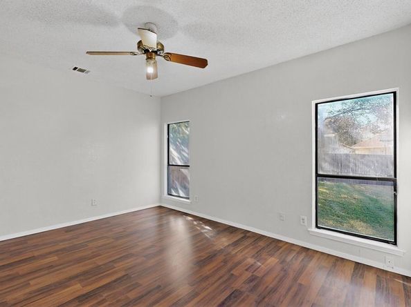 6328  Meadow Glen Drive , Arlington Texas 76018