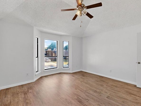 6328  Meadow Glen Drive , Arlington Texas 76018