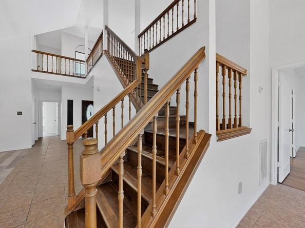 6328  Meadow Glen Drive , Arlington Texas 76018