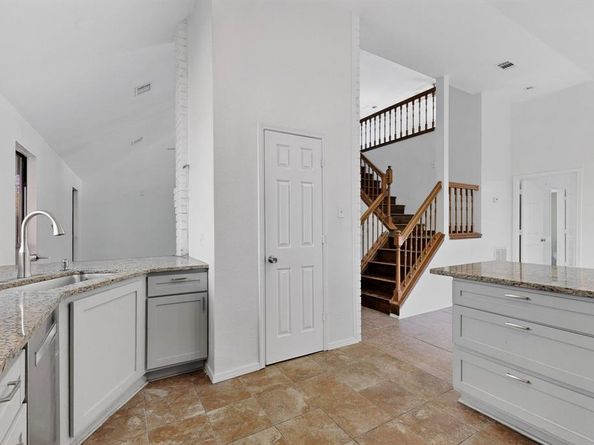 6328  Meadow Glen Drive , Arlington Texas 76018