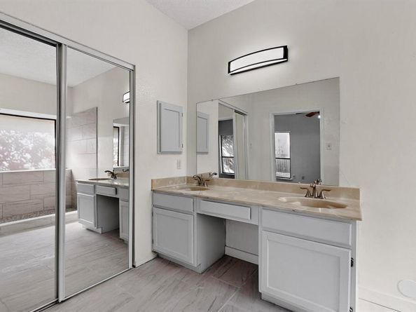 6328  Meadow Glen Drive , Arlington Texas 76018