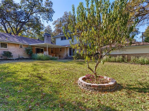 823  Brook Valley Lane , Dallas Texas 75232