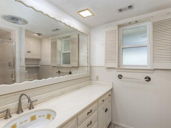 823  Brook Valley Lane , Dallas Texas 75232