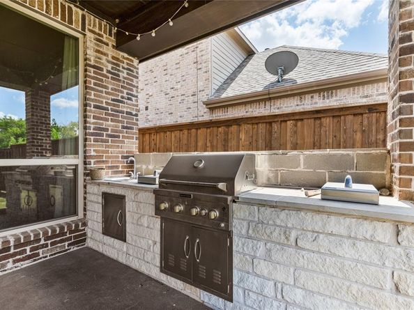 1304  Damsel Caitlyn Drive , Lewisville Texas 75056