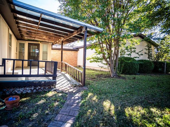 8312  Llano Avenue , Benbrook Texas 76116