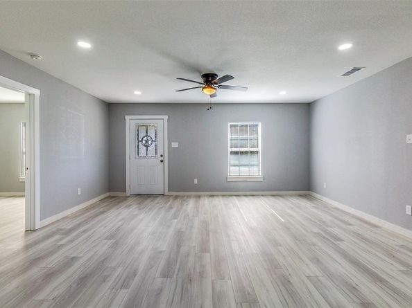 7121  Toland Street , Dallas Texas 75227