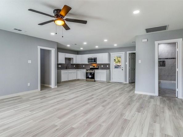 7121  Toland Street , Dallas Texas 75227