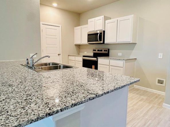 9360  PEAR BUTTE Drive , Fort Worth Texas 76140