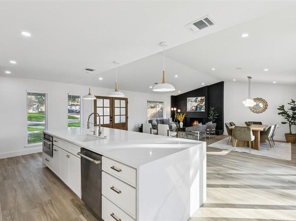 12303  Cedar Bend Drive , Dallas Texas 75244