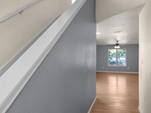 1205 E Powell Avenue , Fort Worth Texas 76104