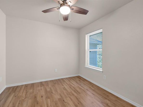 1205 E Powell Avenue , Fort Worth Texas 76104