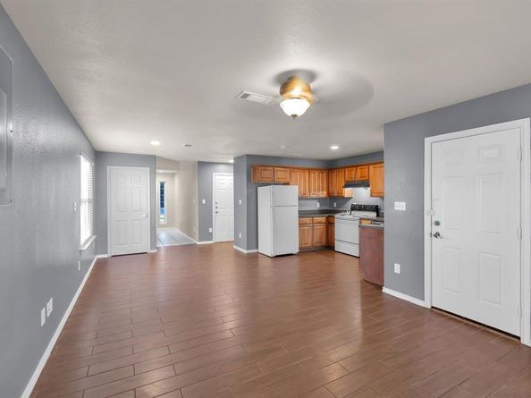 1205 E Powell Avenue , Fort Worth Texas 76104