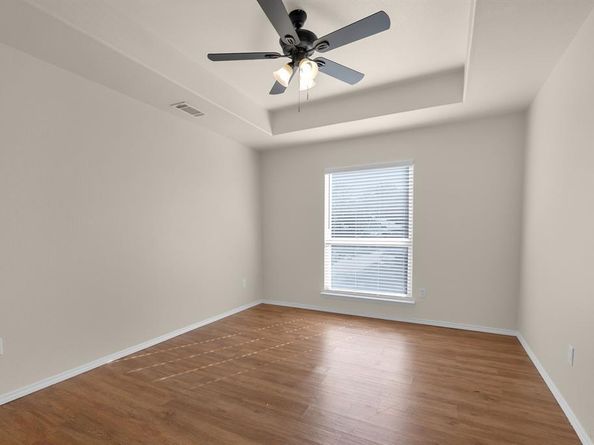 1205 E Powell Avenue , Fort Worth Texas 76104