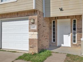 1205 E Powell Avenue , Fort Worth Texas 76104