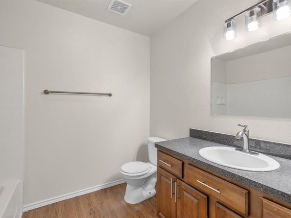 1205 E Powell Avenue , Fort Worth Texas 76104