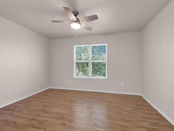 1205 E Powell Avenue , Fort Worth Texas 76104