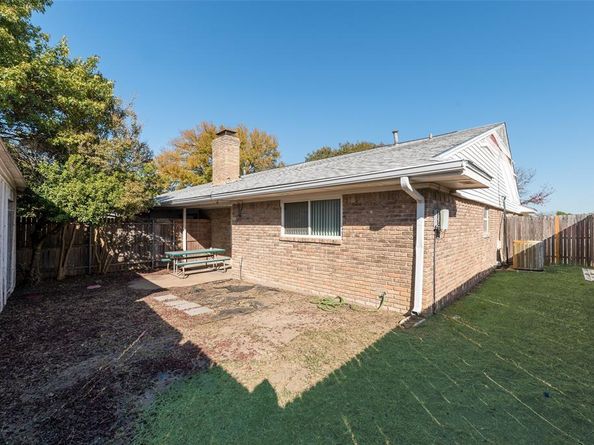 1801  Camelot Cove , Plano Texas 75074