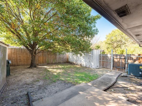 1801  Camelot Cove , Plano Texas 75074