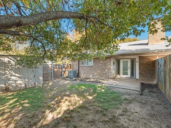 1801  Camelot Cove , Plano Texas 75074