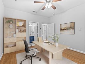 907  City Side Lane , Dallas Texas 75201