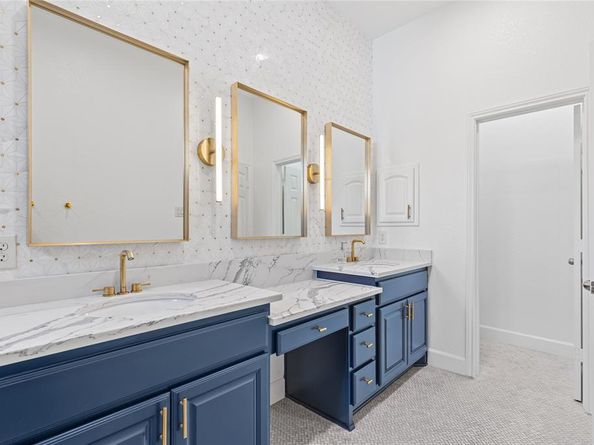 907  City Side Lane , Dallas Texas 75201