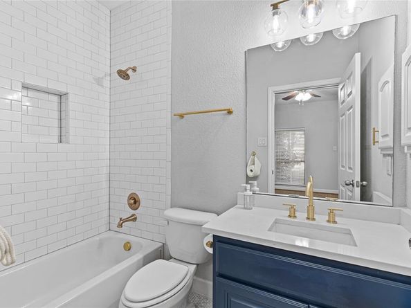 907  City Side Lane , Dallas Texas 75201