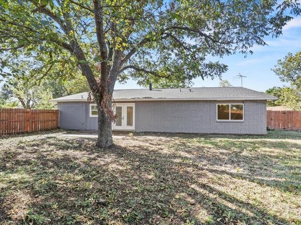 3305  Bellingham Court , Dallas Texas 75228