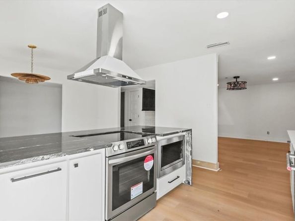 3305  Bellingham Court , Dallas Texas 75228