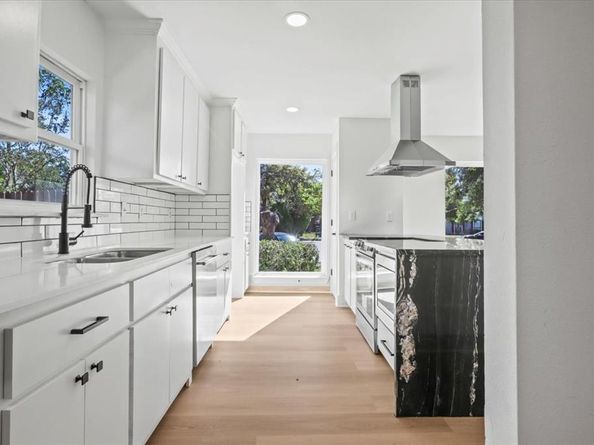 3305  Bellingham Court , Dallas Texas 75228