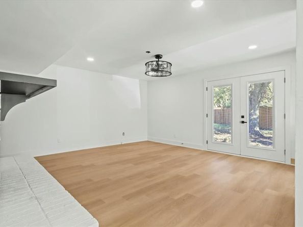 3305  Bellingham Court , Dallas Texas 75228