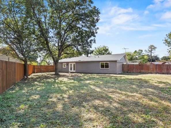 3305  Bellingham Court , Dallas Texas 75228