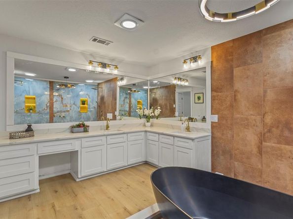 1  Spring Valley Court , Richardson Texas 75081