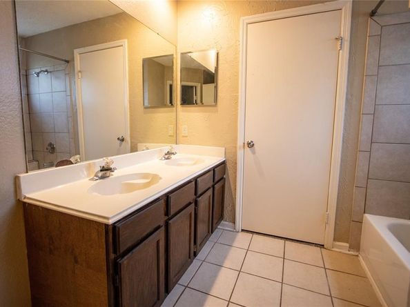 2701  Fountainview Drive , Corinth Texas 76210