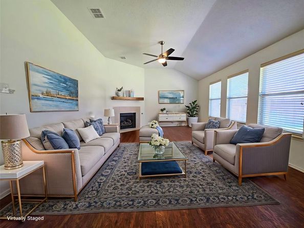 304 E Clover Park Drive , Fort Worth Texas 76140