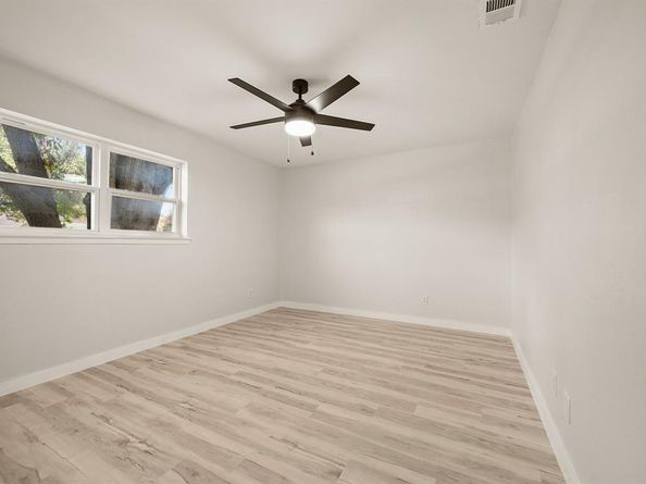 6211  Symphony Lane , Dallas Texas 75227