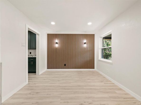 6211  Symphony Lane , Dallas Texas 75227