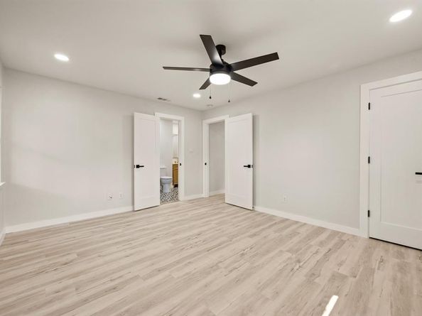 6211  Symphony Lane , Dallas Texas 75227