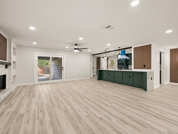 6211  Symphony Lane , Dallas Texas 75227