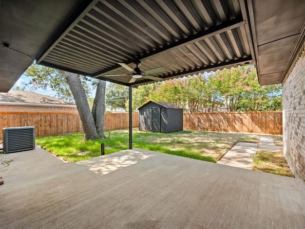 6211  Symphony Lane , Dallas Texas 75227