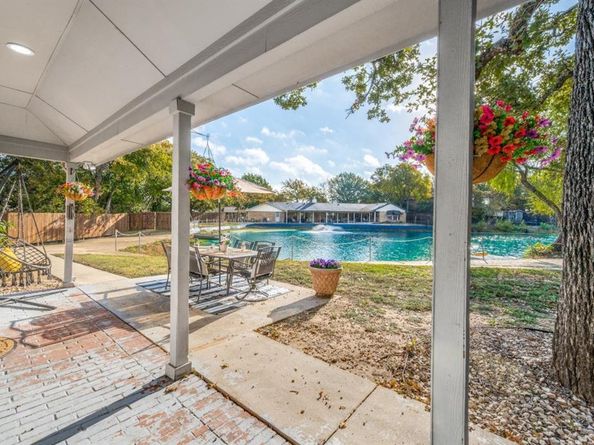 204  Pembrook Street , Lake Dallas Texas 75065