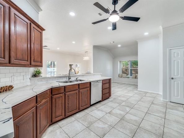 204  Pembrook Street , Lake Dallas Texas 75065