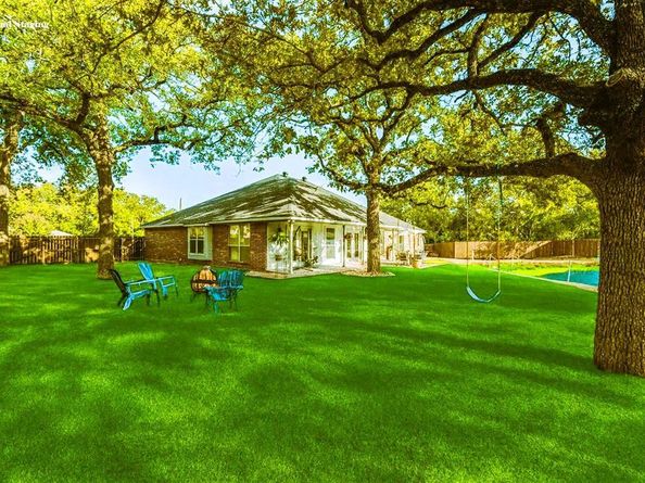 204  Pembrook Street , Lake Dallas Texas 75065